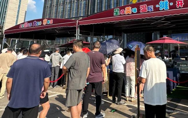 媒體評五星級酒店“擺地攤” 日入三萬引熱議