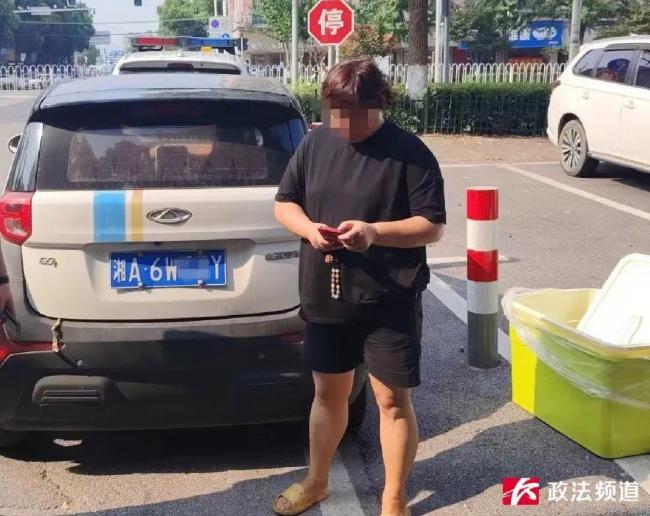 交警查緝“違法王”車輛