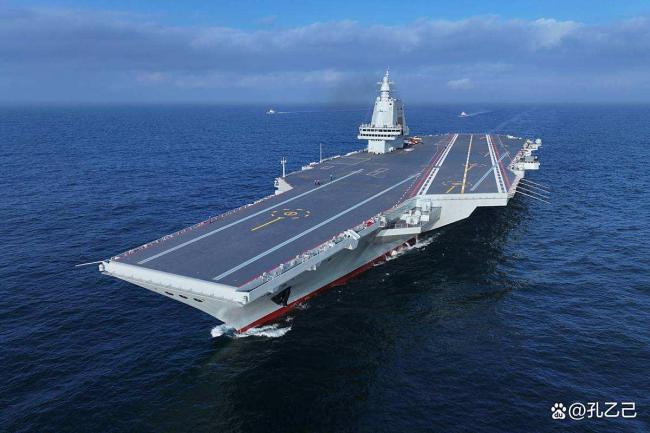 博主稱四川艦或迎來首輪海試 舾裝進展神速引發(fā)期待