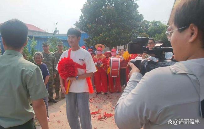 男生考上火箭軍工程大學(xué) 寒門再出貴子