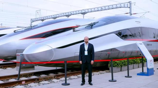 “最強(qiáng)陣容”曝光,！這才是超級停車場！