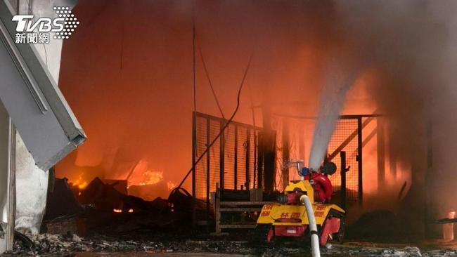 臺(tái)灣超級(jí)電池工廠爆炸 16人受傷送醫(yī)