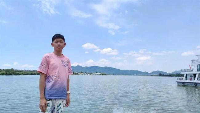18歲高中生坐飛機到西雙版納失聯(lián)超1個月 家人急盼歸