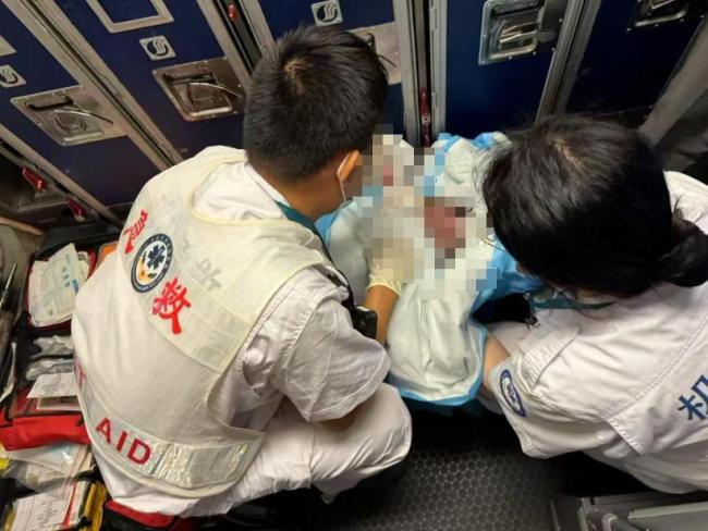 涉事航司回应孕妇机上分娩 航班已消毒未影响后续任务