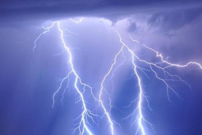 印度一地2天內(nèi)34人遭雷擊死亡
