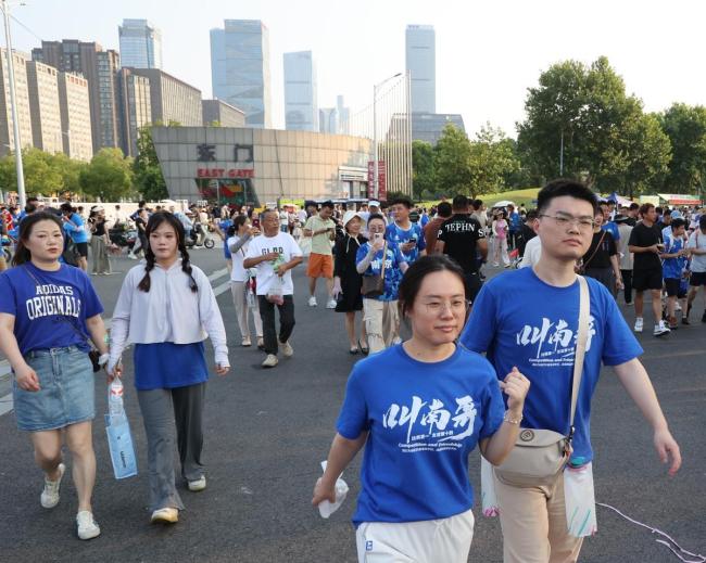 暴走團(tuán)為何這么招人恨 特權(quán)意識(shí)引發(fā)眾怒