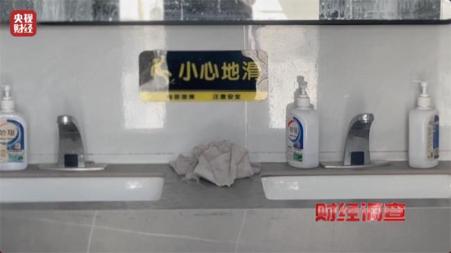 央視曝光農(nóng)村新公廁只能看不能用 建而不用怪象揭秘