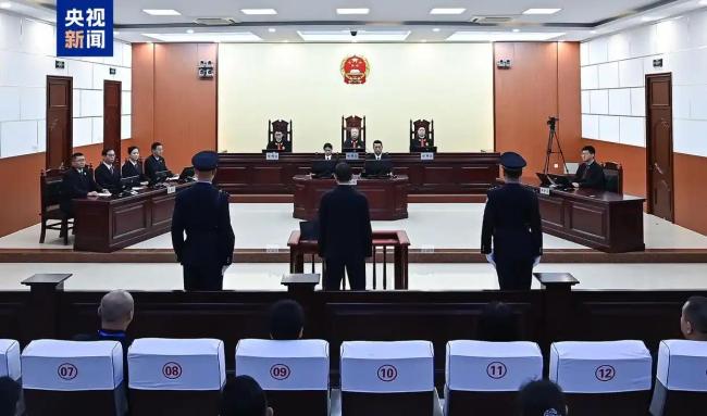 受賄2.89億 中國電科原副總經(jīng)理何文忠被判死緩
