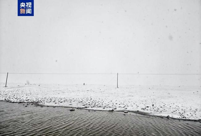突降大雪 青海五道梁積雪達1厘米 盛夏飛雪奇觀