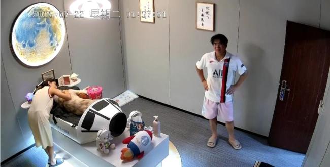 狗狗疑被宠物店放烘干箱1小时烤死 宠物店操作引争议
