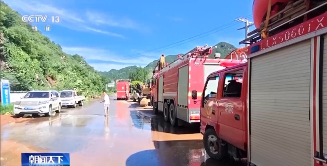 河北承德六道河镇受灾严重 记者探访失联村庄