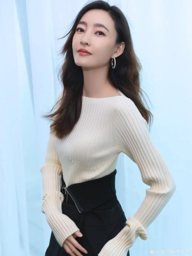 王丽坤复出拍短剧，演绎宫女逆袭皇后 宫女逆袭爽文故事