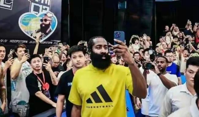 哈登抵达中国 开启第五次中国行