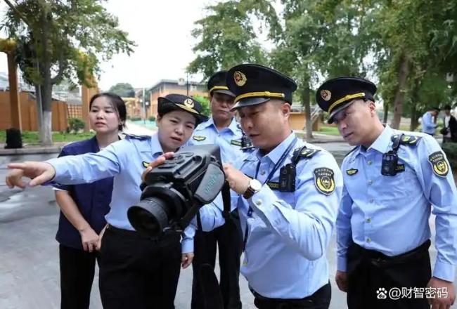 媒体：亮证逼迫让路背后是特权思维 权力滥用阴影再现
