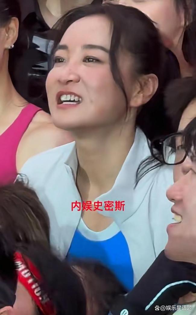 贾玲股四头肌好结实