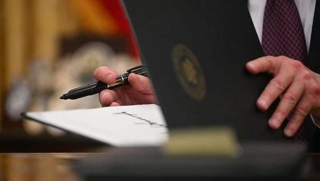 特朗普乱政是否要毁美国百年基业 总统权力遭遇宪法高墙