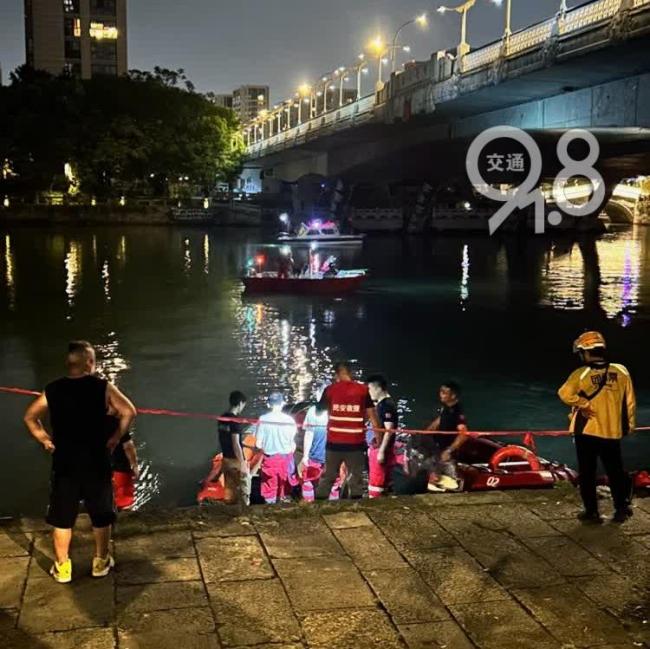 夫妻吵架丈夫情绪激动跳河 深夜救援未果悲剧收场