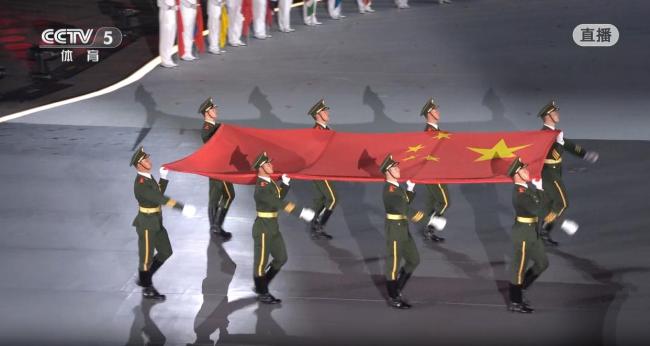 世运会开幕式五星红旗入场 爱国情感激荡心间