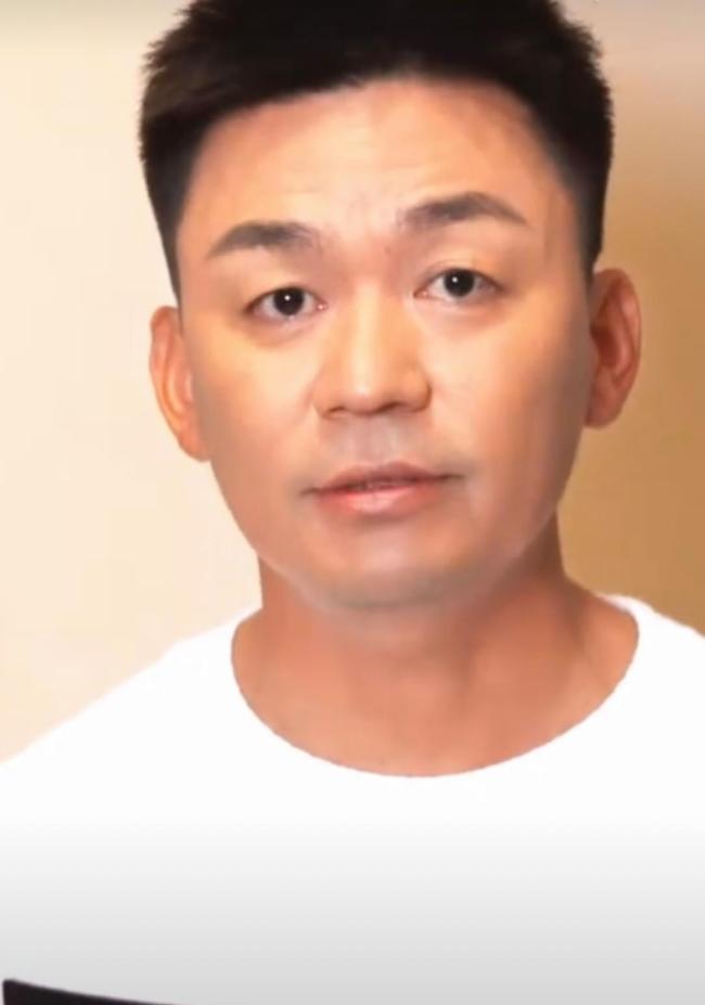 王宝强读抗日英雄谢晋元家书泪洒直播间