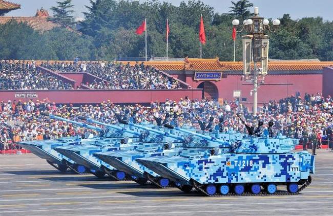 九三阅兵首次演练画面来了！中国军人帅炸了 铁血荣光背后的秘密
