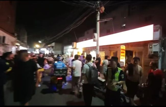 北京一夜市發(fā)生火災(zāi)？報(bào)警人被110帶走