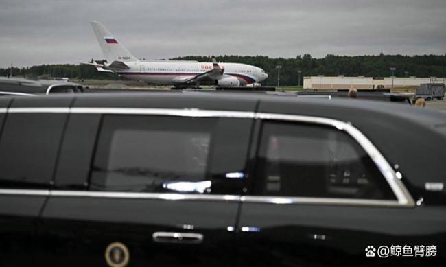 普京被赞与特朗普同车无需翻译 元首会晤展现默契