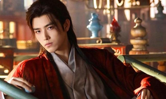 陈飞宇单手抱王影璐 《献鱼》8.16开播引热议