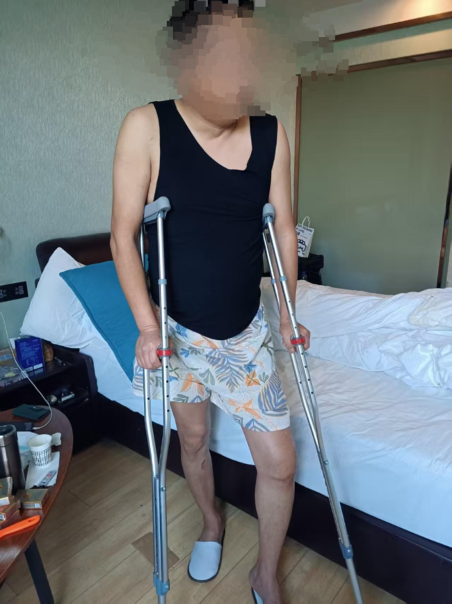 骑手撞人后说订单超时先送外卖