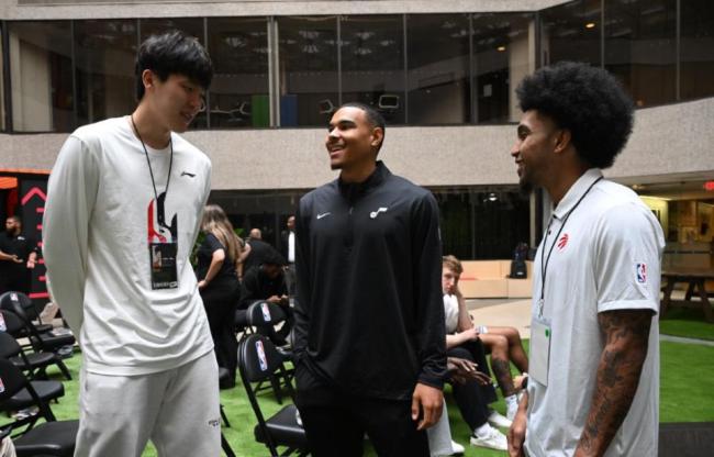 杨瀚森亮相NBA新秀培训 迎接全新挑战