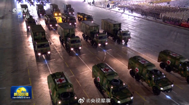 阅兵训练现场一幕幕让人期待值拉满 第二次综合演练圆满成功