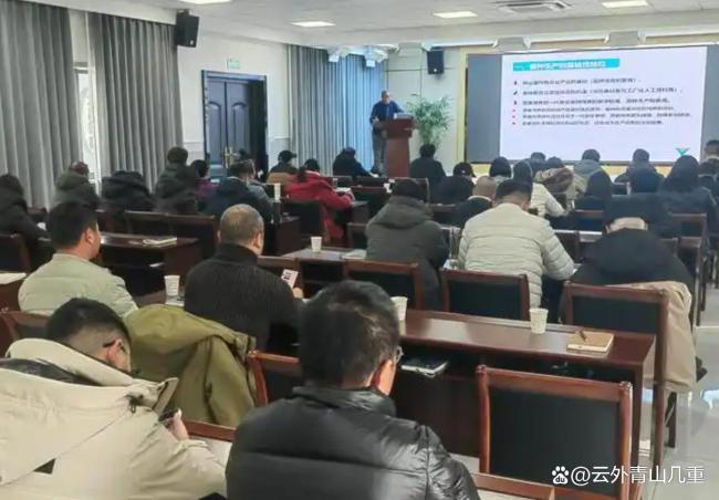 转岗教高中的小学老师：迟早得转 躲不过的转岗潮