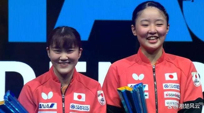 孙颖莎笑得好开心 女双夺冠欢乐开怀