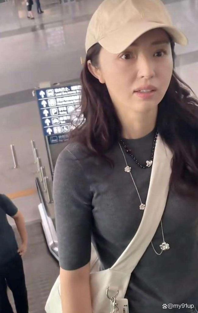 张维伊一直在把问题抛给董璇 网友劝分盛况空前