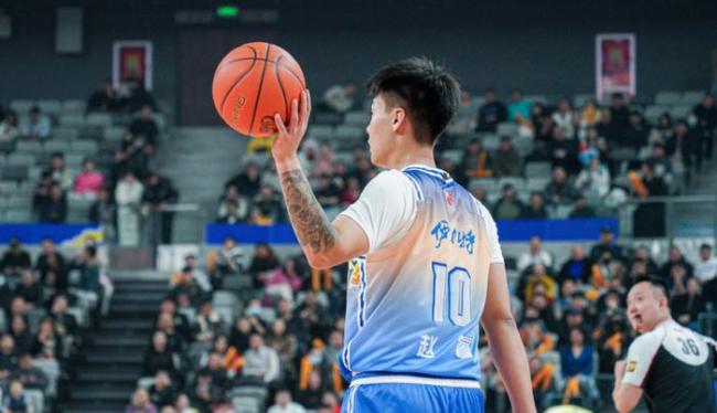 联手周琦？曝北京男篮想得到赵睿&nbsp;时间只剩不到6天
