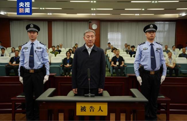 海南政法委原书记刘星泰贪3.16亿获死缓