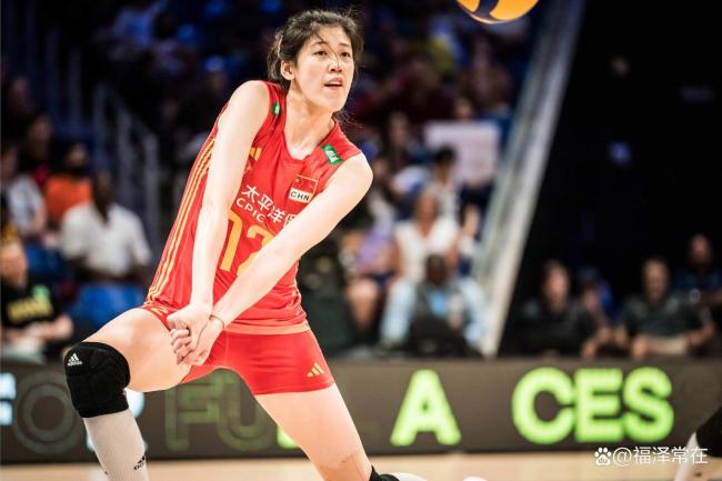 记者观察:中国女排坚决让李盈莹首发 树立核心位置 年轻队伍的首秀考验