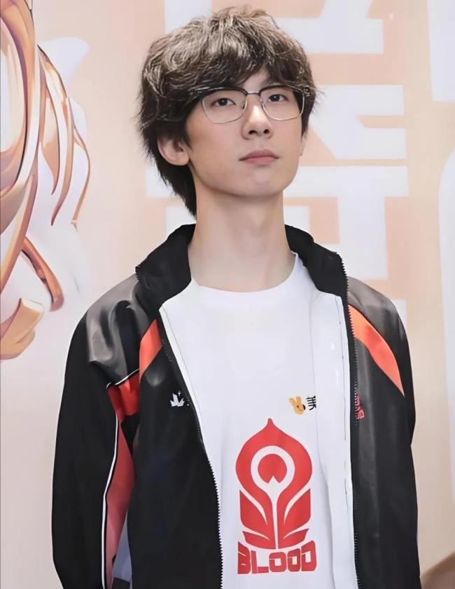 PandaC自曝被骗40万，悲伤前女友身份被扒，某冠军选手也是受害者
