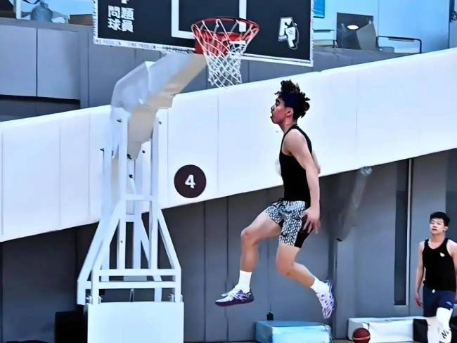 浙BA丽水胜宁波 倪豪凯独得50分 新星闪耀MVP