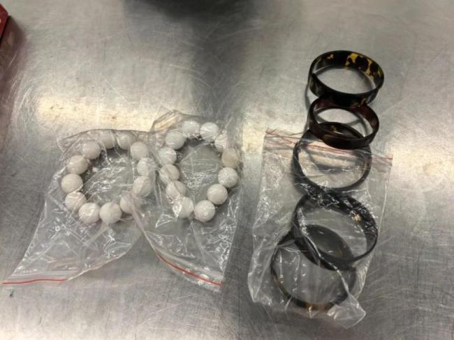 旅客帶玳瑁手鐲硨磲手串被查 瀕危物種制品遭攔截