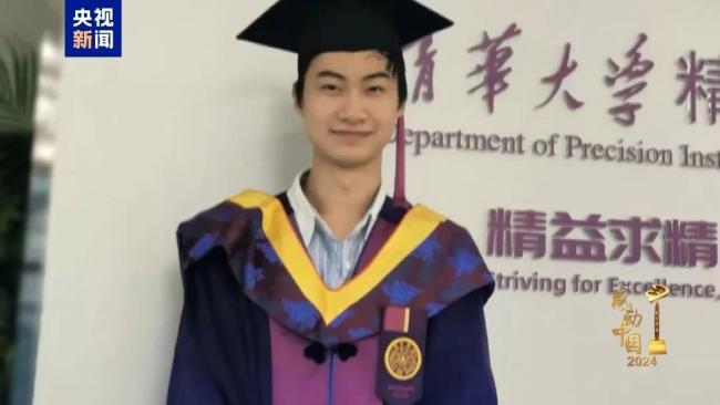 庞众望给清华新生五分钟脱稿演讲 励志故事点燃希望