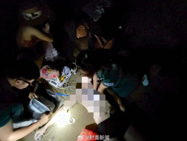 男子游泳溺水妻子崩潰大哭 群眾接力救援無效