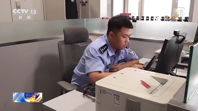 六旬老人竟帮电诈团伙取钱 警方破获巨款消失案