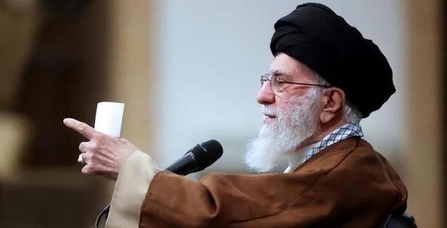 哈梅内伊:伊朗绝不屈服于美国压力 强硬立场引发风暴