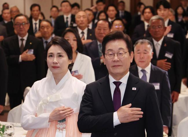 李在明送美方的龟船上刻着6个汉字 传递决绝勇气