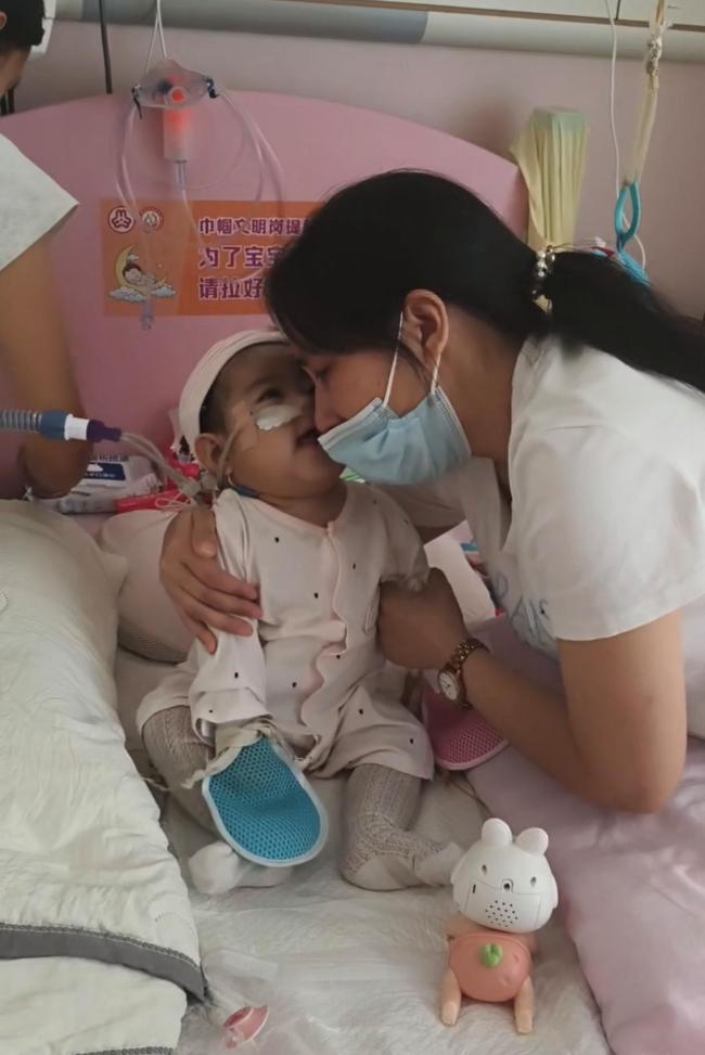 40天婴儿肝硬化00后父亲割肝救女 感动全网泪目瞬间