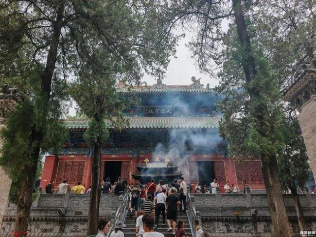 少林寺换方丈满一月:9990元的高价香不再推荐 数十名僧人离开 商业化气息淡了