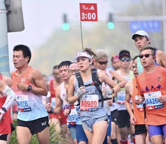哈马官方配速员：哈马在我心里第一 四位女性300配速员引领变革