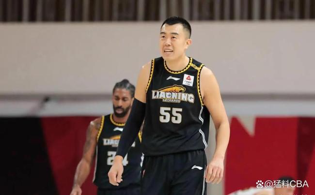 韩德君官宣退役 昔日CUBA第一中锋