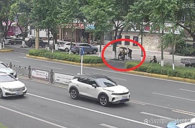 两名外卖小哥挡下偷车贼 正义不会缺席