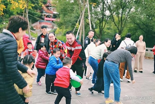 幼儿园开学上演两极反转 从泪海到笑颜